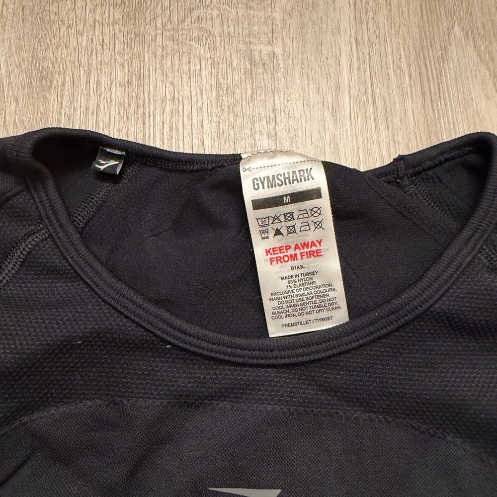 Gymshark Black Long Sleeve Crop Top - Picture 3 of 4